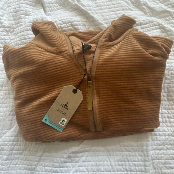 Prana Crop Womans Half Zip - Picture 2 of 5
